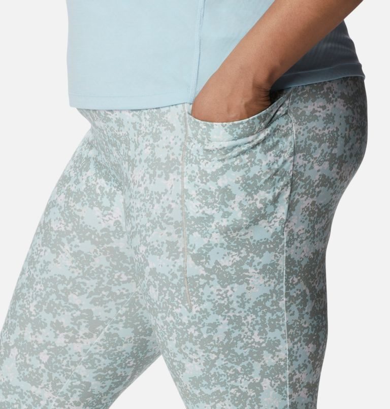 Women's Columbia Weekend Adventure 7/8 Leggings Camo | Plus Size CA-N3145